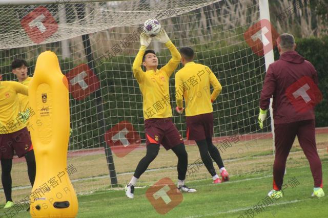 开云平台-国足三位伤病号无大碍 蹇韬珍惜回归王上源已退烧